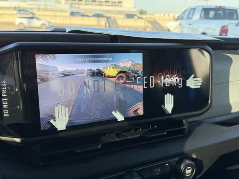 New 2025 Jeep Gladiator Sport image 22