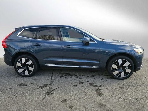 Used 2023 Volvo XC60 T8 Plus image 2