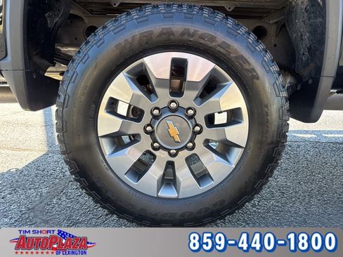 Used 2025 Chevrolet Silverado 2500 Custom w/ Custom Value Package image 19