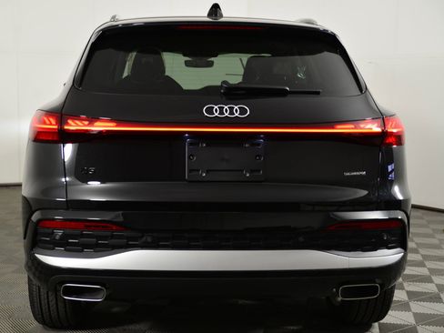 New 2025 Audi Q5 Prestige image 8