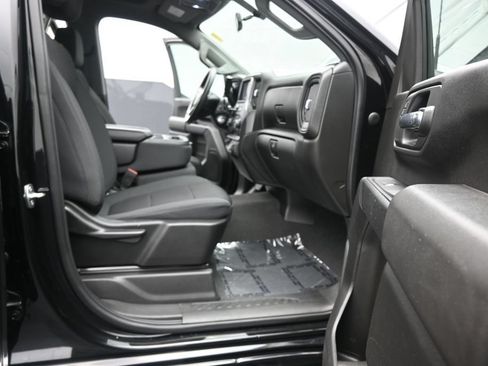 Used 2022 Chevrolet Silverado 2500 Custom w/ Custom Convenience Package AWD/4WD image 17