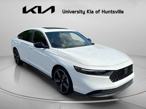 Used 2023 Honda Accord Sport image 2