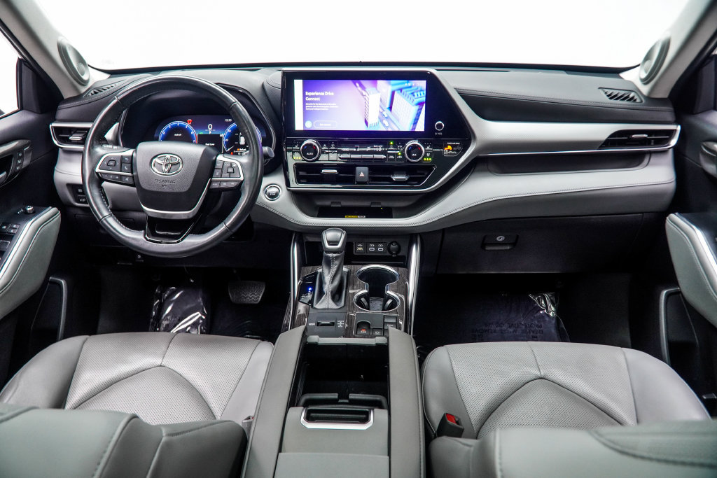 Used 2023 Toyota Highlander Platinum FWD image 5
