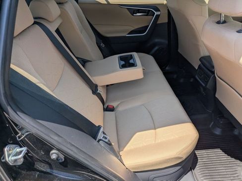 Used 2025 Toyota RAV4 XLE AWD/4WD image 20