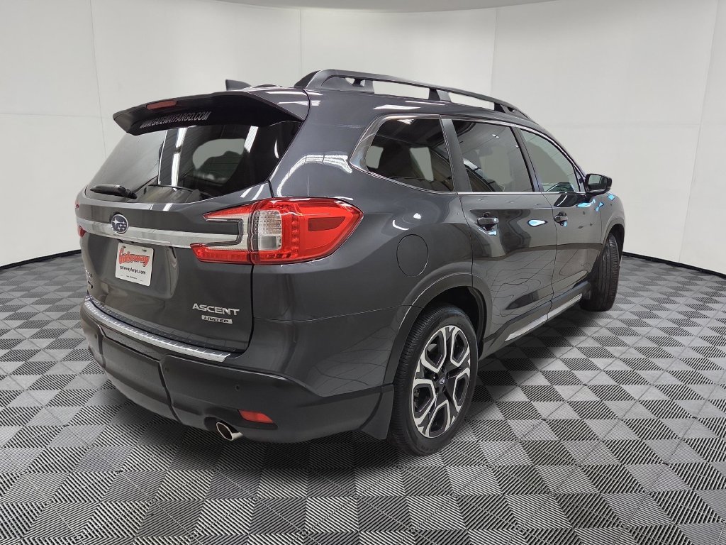 Used 2024 Subaru Ascent Limited w/ Technology Package AWD/4WD image 4
