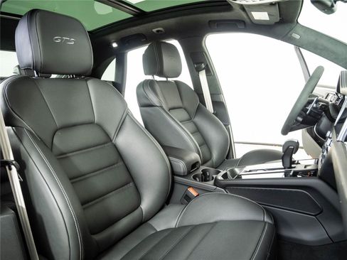 New 2026 Porsche Macan GTS AWD/4WD image 24
