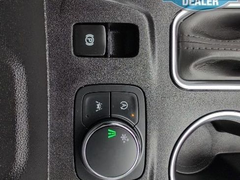 Certified 2022 Chevrolet Traverse LT image 26