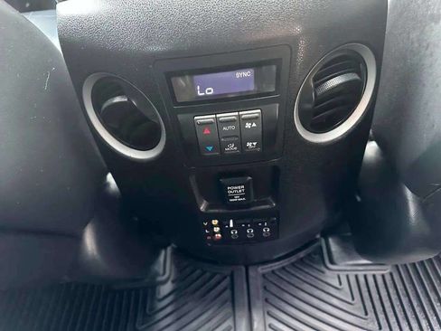 Used 2011 Honda Pilot Touring image 36