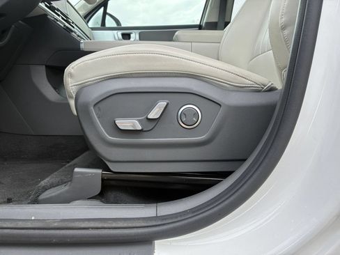 Used 2025 Hyundai Santa Fe SEL FWD image 18