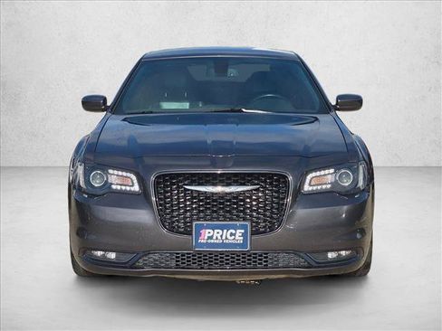 Used 2019 Chrysler 300 S RWD image 2