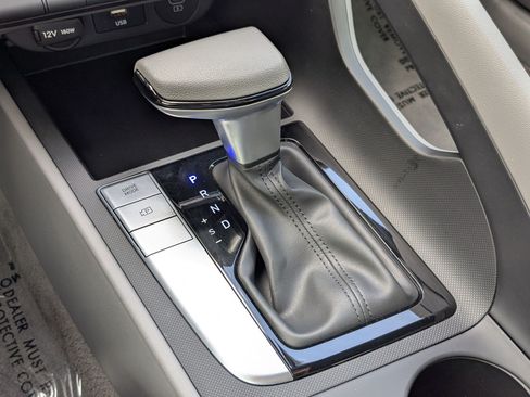 Certified 2024 Hyundai Elantra SEL FWD image 28