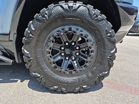Used 2024 GMC Hummer EV 3X w/ Omega Edition AWD/4WD image 18