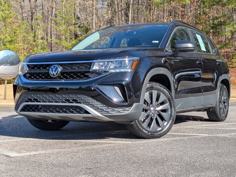 Used 2024 Volkswagen Taos S image 4