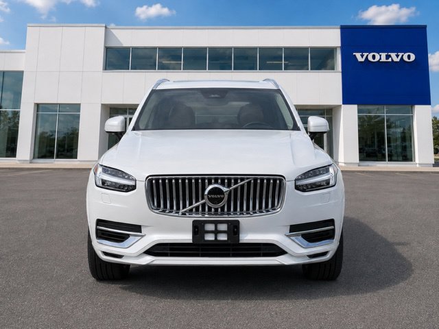 Used 2024 Volvo XC90 T8 Plus w/ Protection Package Premier AWD/4WD image 2