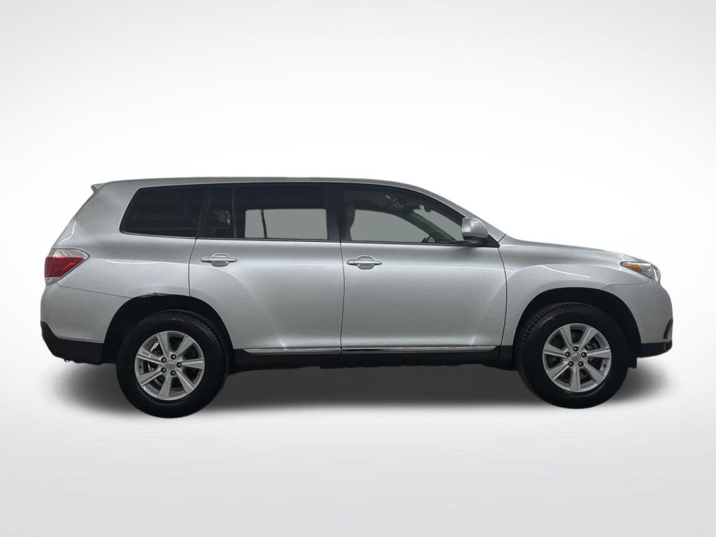Used 2013 Toyota Highlander FWD w/ Cold Weather Pkg image 26