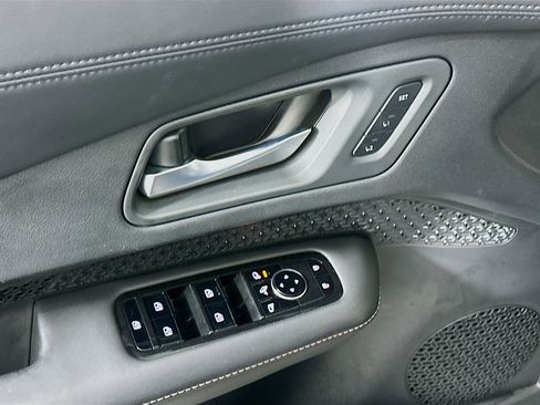 Used 2023 Nissan Ariya FWD image 15