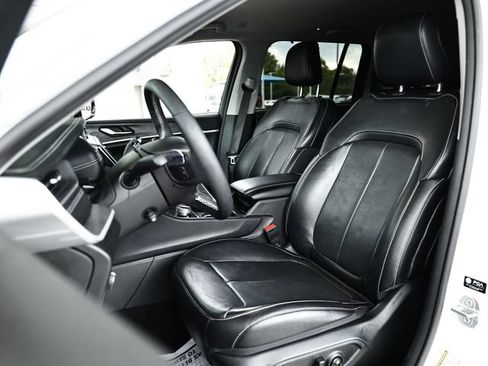 Used 2023 Jeep Grand Cherokee Limited w/ Luxury Tech Group II AWD/4WD image 19