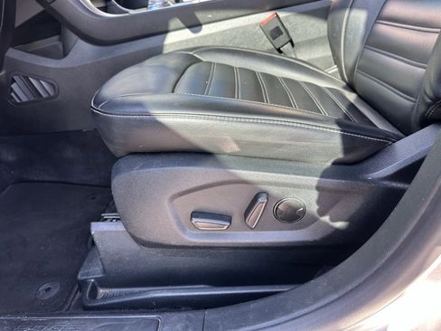 Used 2022 Ford Edge SEL w/ Convenience Package image 12