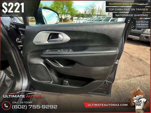 Used 2019 Chrysler Pacifica Touring-L w/ Advanced Safetytec Group FWD image 16