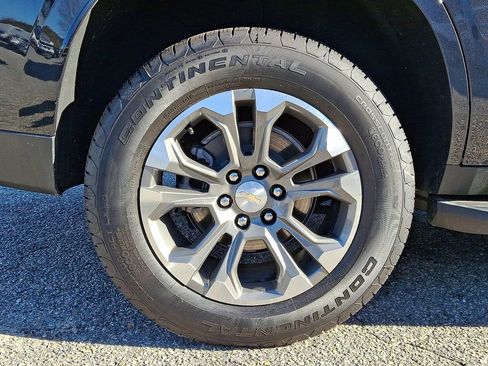 New 2025 Chevrolet Tahoe LS image 5