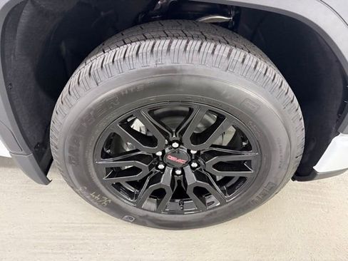 New 2026 GMC Sierra 1500 Elevation image 4