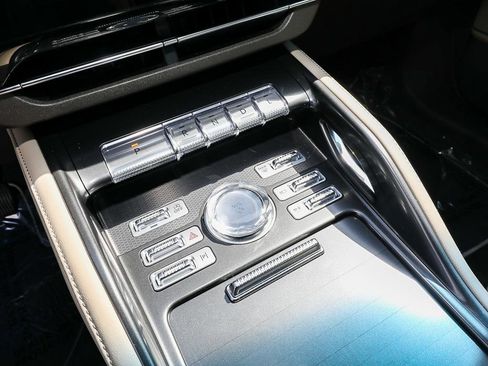 Used 2024 Lincoln Nautilus Premier w/ Equipment Group 102A image 17