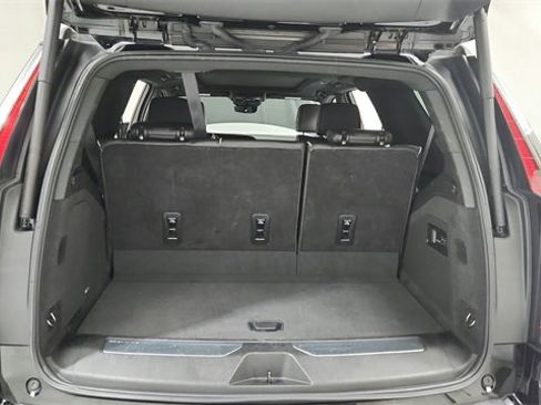 Certified 2022 Cadillac Escalade Premium Luxury image 18