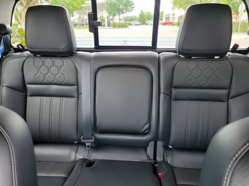 Certified 2024 Nissan Frontier SL w/ Technology Package AWD/4WD image 17