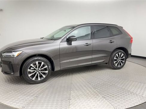 Certified 2025 Volvo XC60 B5 Plus image 6