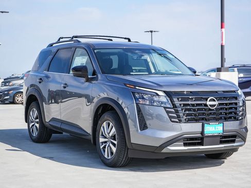 New 2026 Nissan Pathfinder SL AWD/4WD image 3
