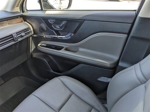 Used 2025 Lincoln Corsair Reserve image 19