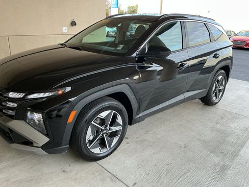 Certified 2025 Hyundai Tucson SEL image 2