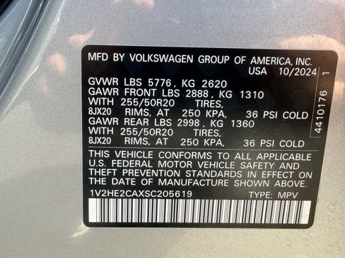 Used 2025 Volkswagen Atlas Cross Sport SE AWD/4WD image 30