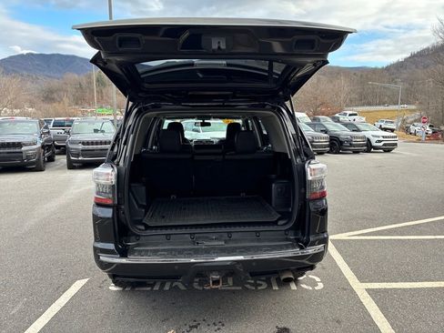 Used 2016 Toyota 4Runner Limited image 7