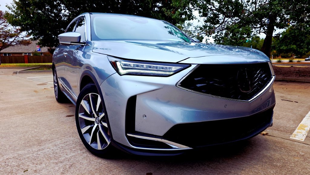 Used 2025 Acura MDX w/ Technology Package FWD image 2
