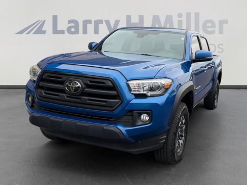 Used 2018 Toyota Tacoma TRD Off-Road image 1