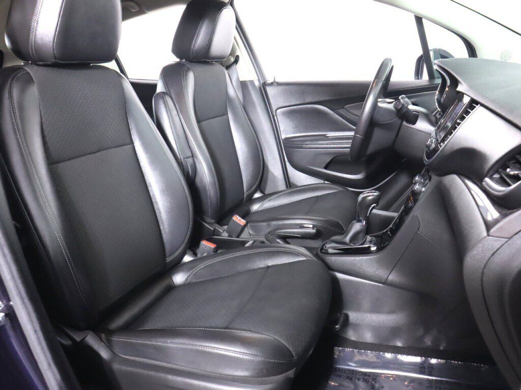 Used 2022 Buick Encore Preferred w/ Safety Package AWD/4WD image 30