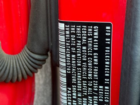 Used 2014 Volkswagen Beetle TDI image 25