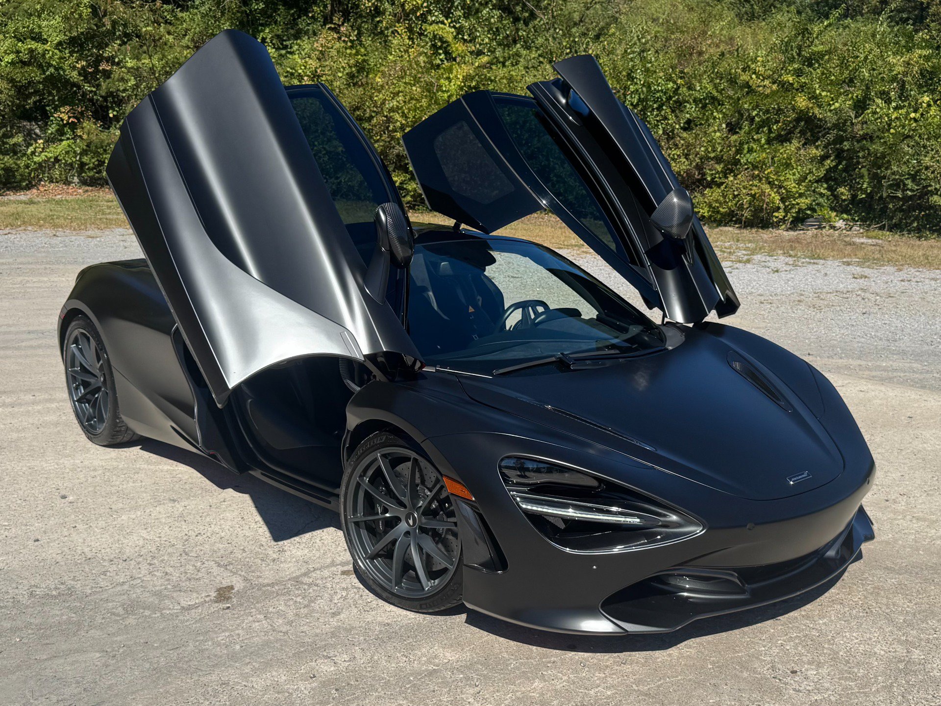 Used 2019 McLaren 720S Performance RWD image 1
