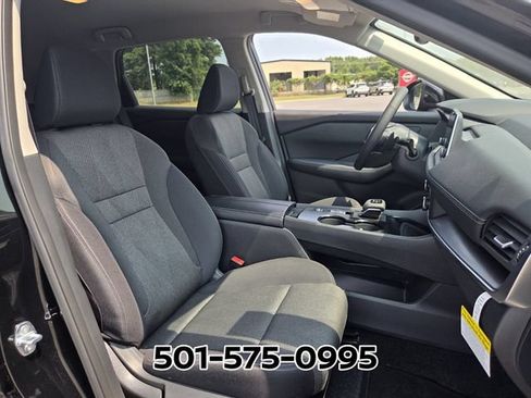 Used 2026 Nissan Rogue SV FWD image 19