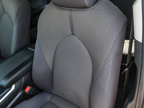 Certified 2025 Toyota Highlander LE FWD image 16