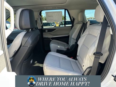 New 2025 Lincoln Navigator Reserve image 24