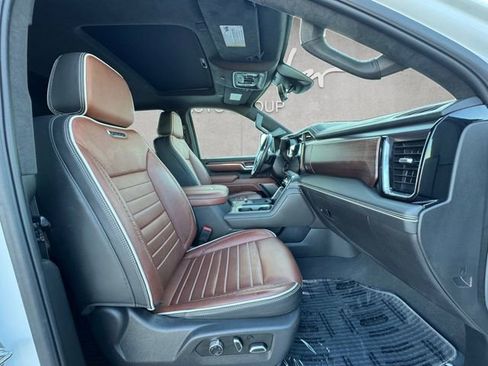 Used 2025 GMC Sierra 2500 Denali Ultimate image 24