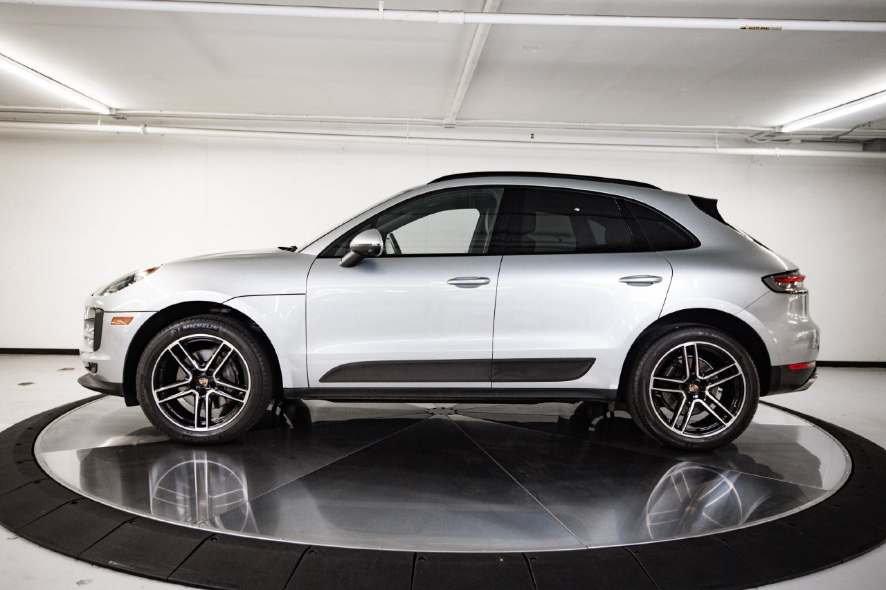 Certified 2021 Porsche Macan AWD/4WD image 2