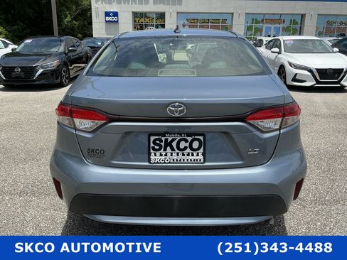 Used 2021 Toyota Corolla LE FWD image 4