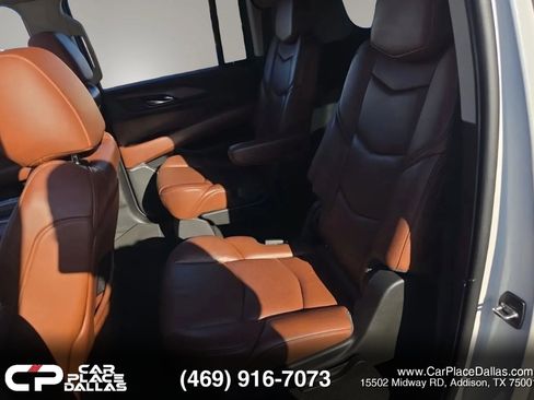 Used 2018 Cadillac Escalade ESV Premium Luxury image 12