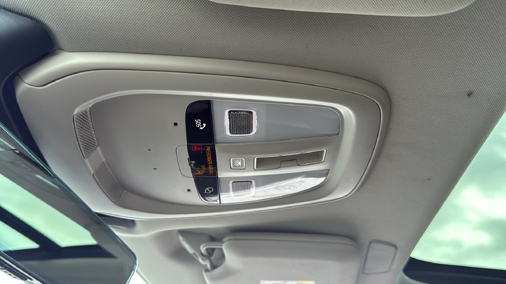 Certified 2025 Volvo XC90 T8 Plus AWD/4WD image 23