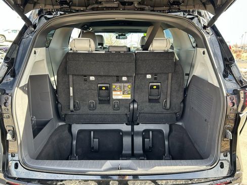 Used 2024 Toyota Sienna XSE image 32