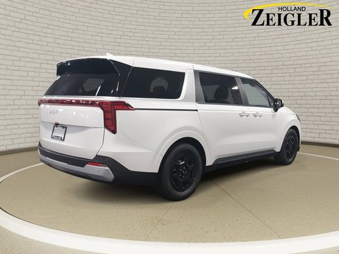 New 2026 Kia Carnival LXS image 5