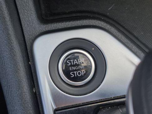 Used 2025 Nissan Sentra SV FWD image 32